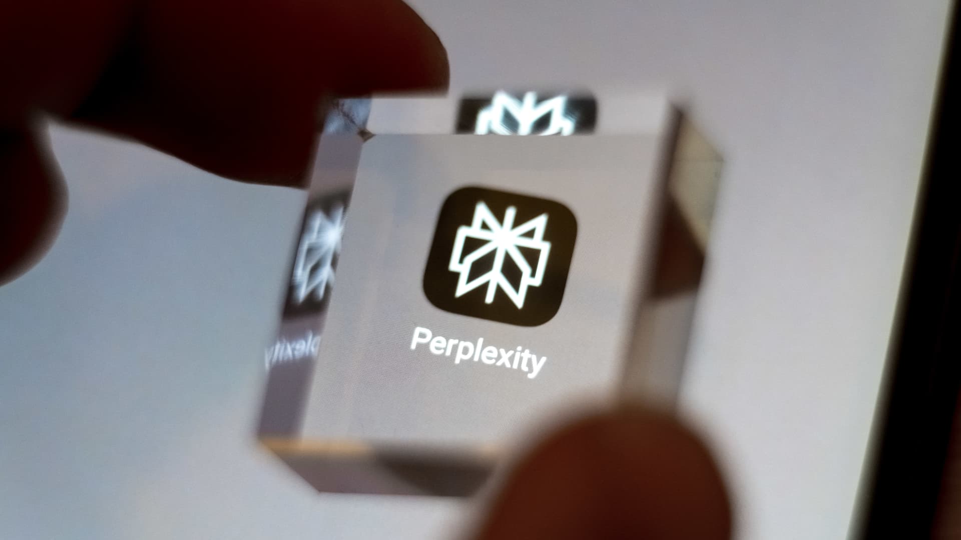 Getty Images Shares Surge 19% Following Agreement with Perplexity AI – Mirror Brief